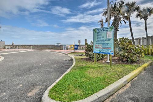 Ormond Beach Home with Screened Porch, Walk to Shore Ormond Beach Home with Screened Porch, Walk to Shore