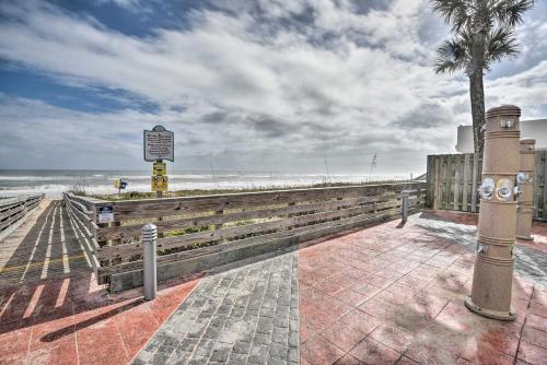 Ormond Beach Home with Screened Porch, Walk to Shore Ormond Beach Home with Screened Porch, Walk to Shore