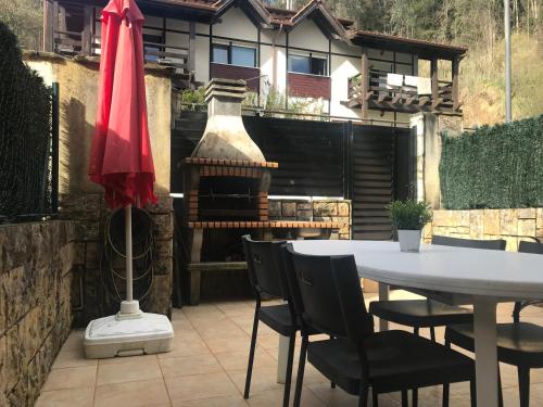 Plentzia Port, piscina y club social gîte à louer Sukarrieta
