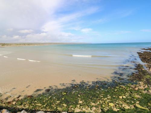 Island View in Ardmore