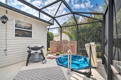 Home in The Villages with Lanai and Private Hot Tub!