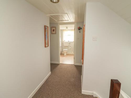 Limestone Cottage Ennis - image 7