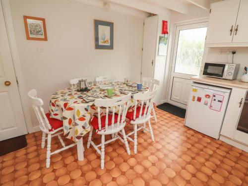 Limestone Cottage Ennis - image 11