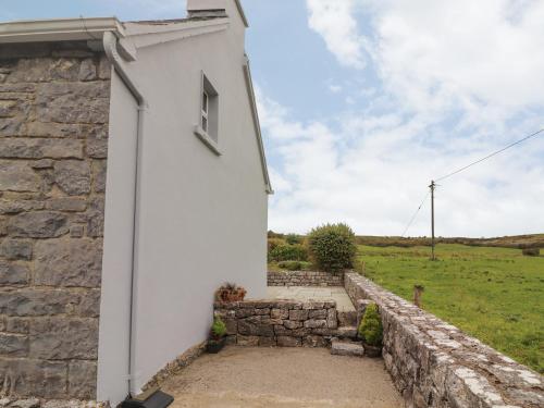 Limestone Cottage Ennis - image 4
