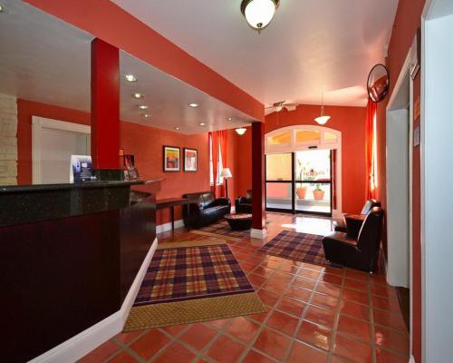 Motel 6 Dallas, TX - Downtown in Стеммонс-Корридор