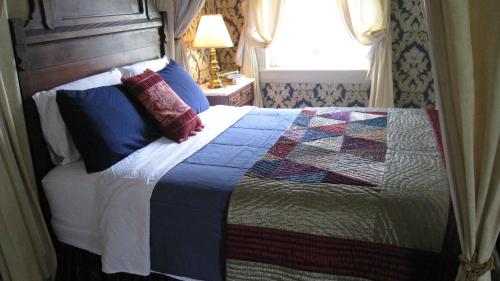 Allegheny Street Bed & Breakfast