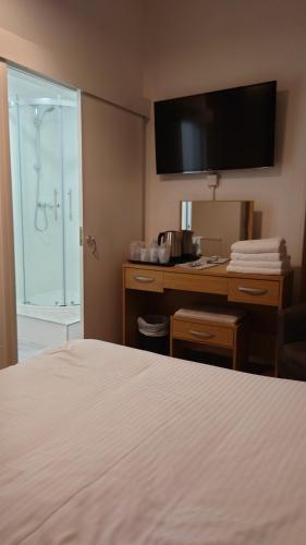 Corner Hotel Room Type - Double Room with Private Bathroom