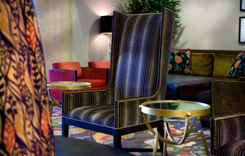 Paramount Hotel