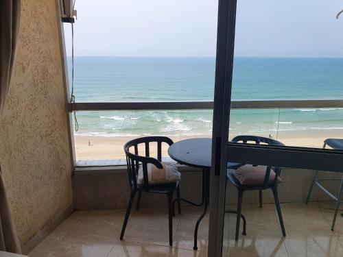 Balcony/terrace, Sea View Deluxe in Bat Yam