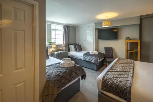 Gloucester House - image 10