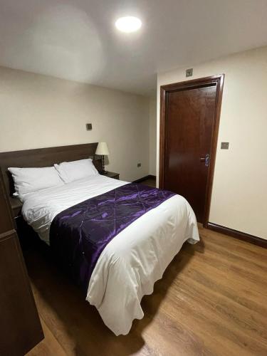 PLUMSTEAD NKY EN-SUITE APARTMENT ROOMS