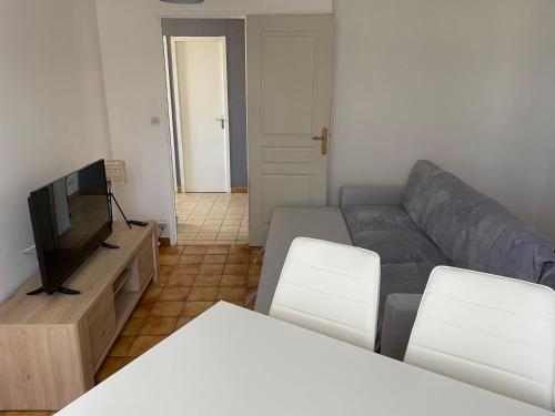 Charmant T2 au 1er dans résidence avec parc arboré (Charmant T2 au 1er dans residence avec parc arbore) in Sanpjēra Lemutjē
