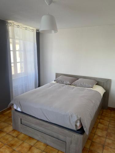 Charmant T2 au 1er dans résidence avec parc arboré (Charmant T2 au 1er dans residence avec parc arbore) in Sanpjēra Lemutjē
