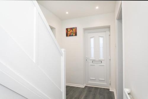 Entrance, Nottingham Top Serviced Home - Chayil Experts in New Basford