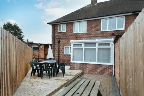 Balcony/terrace, Nottingham Top Serviced Home - Chayil Experts in New Basford