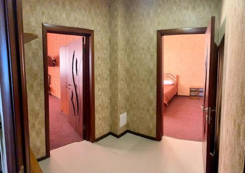 Golden Lion Hotel in Borispil