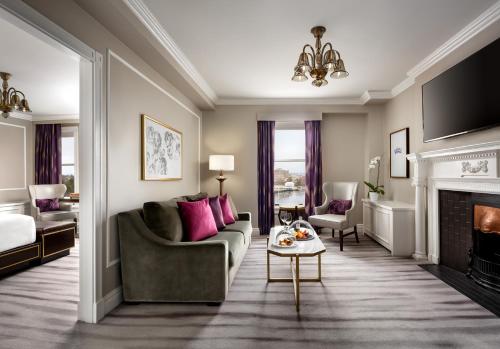 343366869 Fairmont Empress Hotel