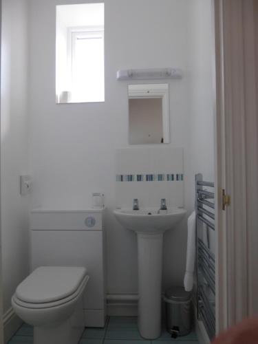 Breakers Bed and Breakfast - image 12