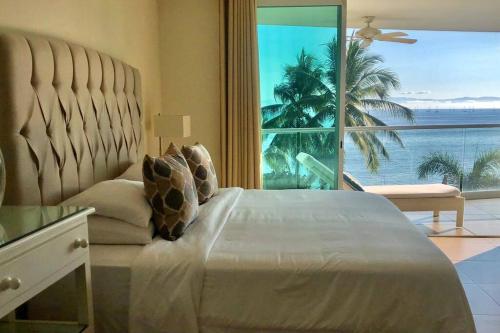 Beachfront Condo in Bucearías in Bucerías, Mexico