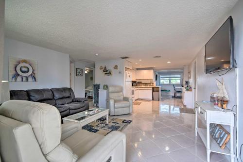 Canalfront Hudson Home with Private Dock and Yard! - image 6
