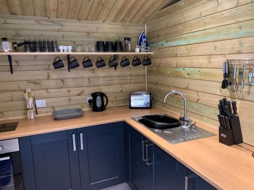 Konyha, Bedrock Lodge in Winterbourne