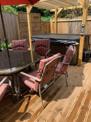 Létesítmények, Bedrock Lodge in Winterbourne