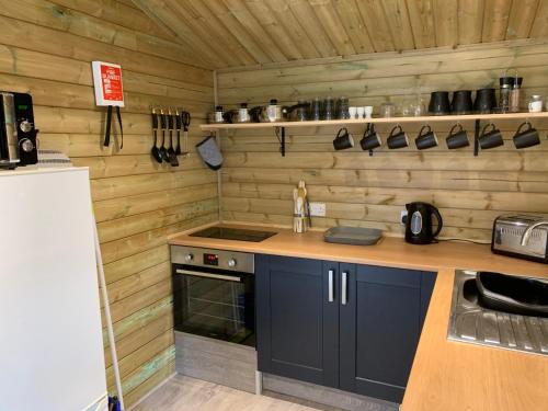 Konyha, Bedrock Lodge in Winterbourne