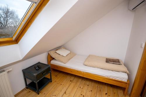 2 bedrooms, 3 beds