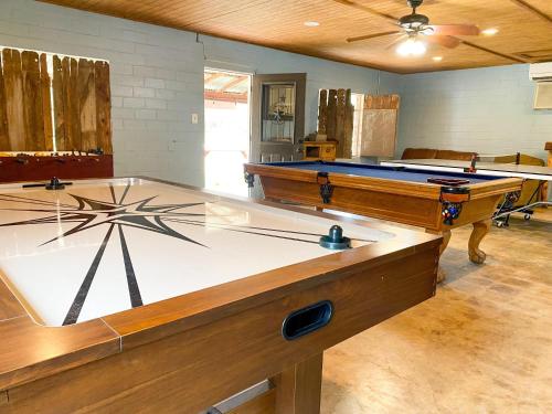 Geronimo Creek Retreat Glamping Cabin #0 - image 2