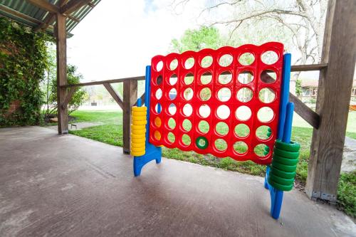 Geronimo Creek Retreat Glamping Cabin #0 - image 11