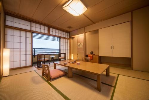 Japanese-Style Standard Room with City View