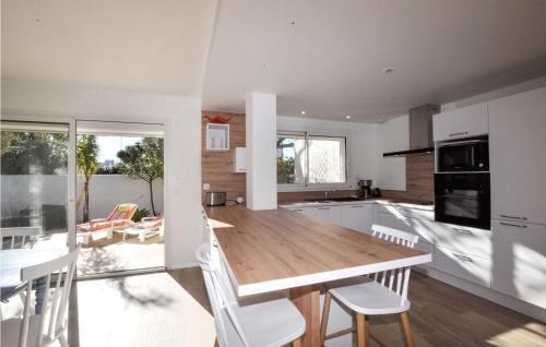 Stunning Home In Canet Plage With Wifi