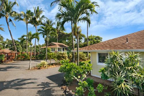 Hale Iki Kapaa Cottage - 1 Block to Beach!