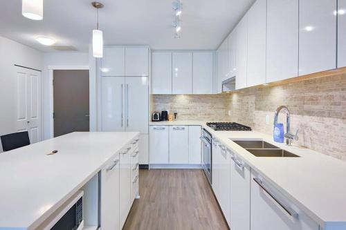 2 Bedrooms I 2 Baths I AC I Free WiFi I Free Parking