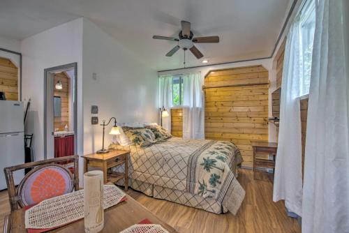 Cozy Pahoa Hideaway Near Black-Sand Beaches! in Leilani Estates (HI)