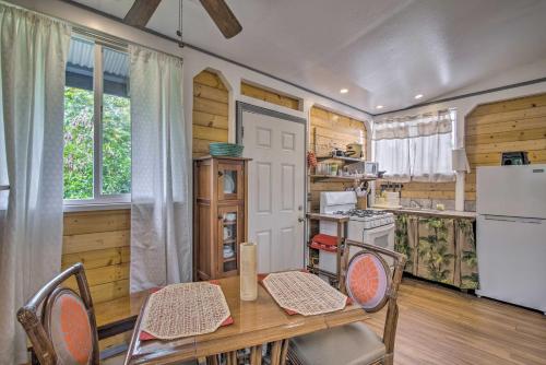 Cozy Pahoa Hideaway Near Black-Sand Beaches! in Leilani Estates (HI)