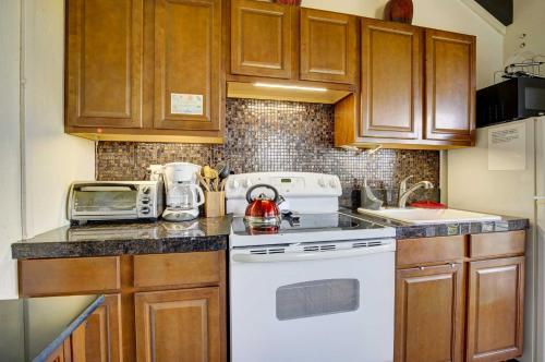 Charming Kailua-Kona Apartment Near Hiking and Golf!