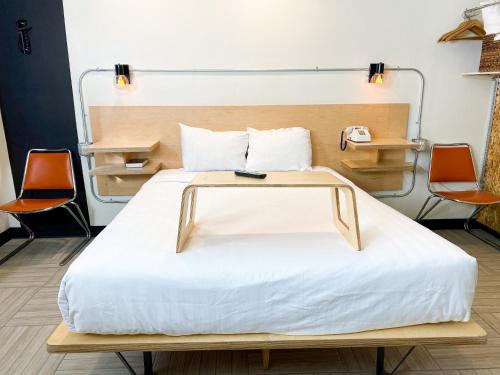 1 queen bed