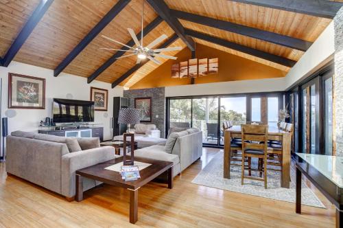 Kailua-Kona House w/ Balcony & Ocean Views! in Kalaoa (HI)