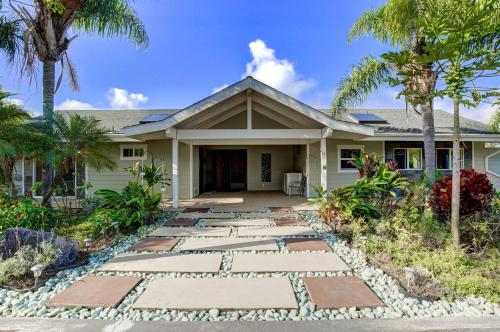 Kailua-Kona House w/ Balcony & Ocean Views! in Kalaoa (HI)