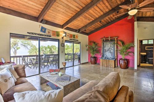 30-Day Stay at Kailua-Kona House with Hot Tub!