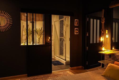 One-Bedroom Apartment image 9