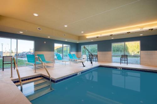 Holiday Inn Express & Suites - Beloit, an IHG Hotel in Beloit, USA