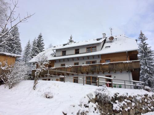 Exterior view, Landhaus Nockalm - Karnten Card im Sommer inklusive in Sankt Oswald