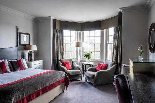 Wood Hall Hotel & Spa - image 5