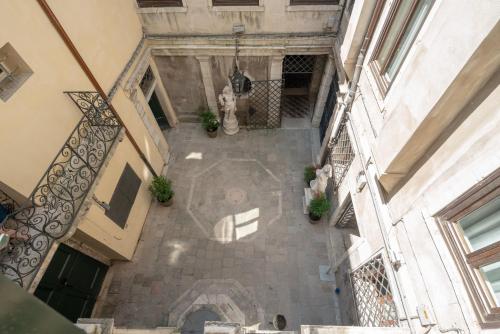 Venice Luxury Palace - image 13