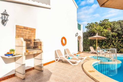  Villa Karoline in Cala en Forcat