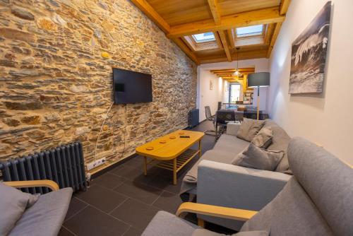 2 bedrooms, 3 beds