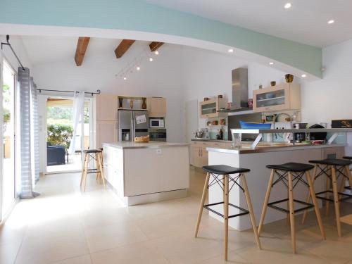 Villa climatisée avec piscine et barbecue gîte à louer Port Camargue