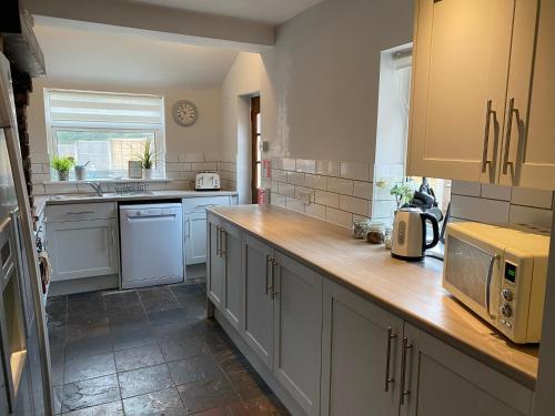 Newlyn House - Sleeps 11